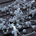 LED svetelná reťaz na batérie - biele perly, ľadová biela, 10 diód, 1,3m